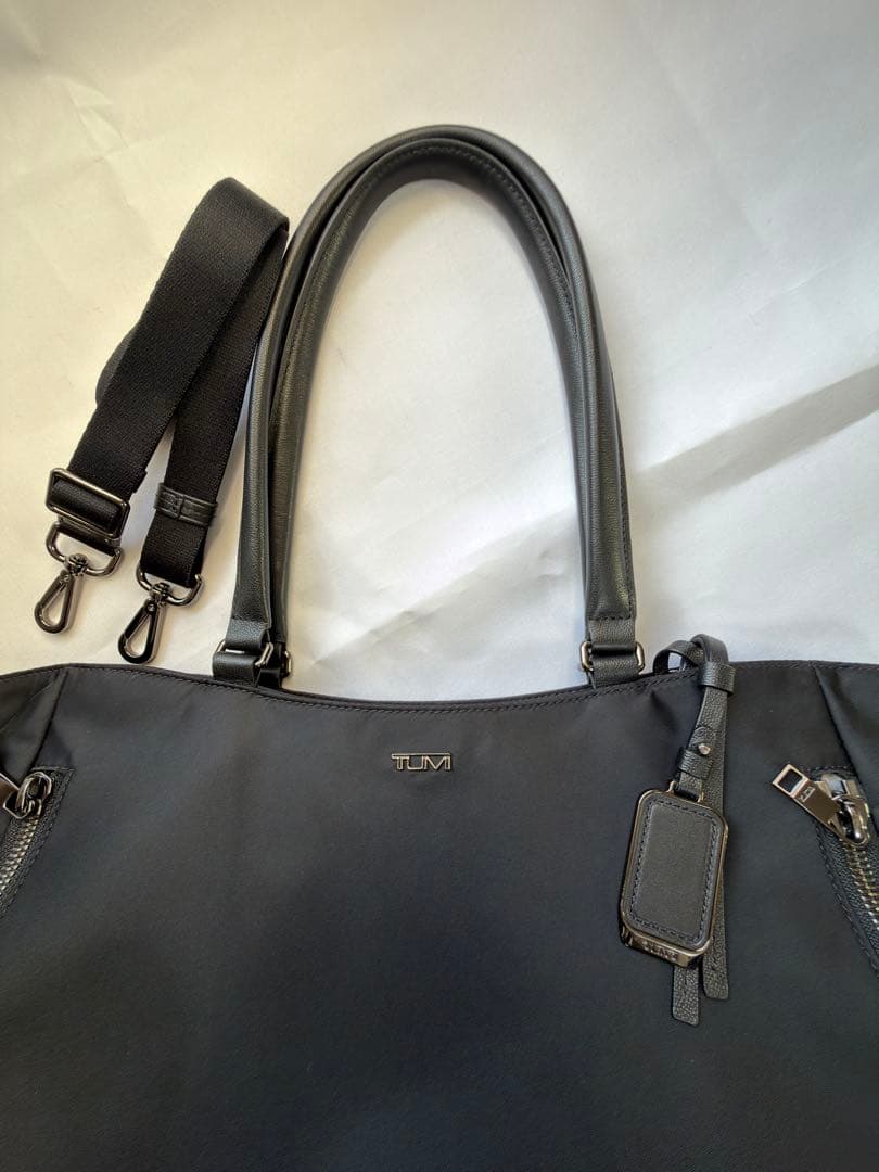 ま*し様 TUMI VOYAGEUR 「ヴァレッタ」ラージ・トート