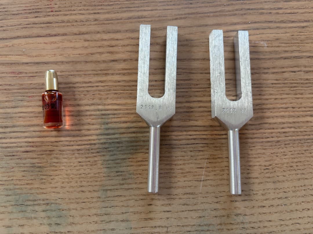 ヒーリングチューナー(音叉)と全脳活性アロマ　地の氣