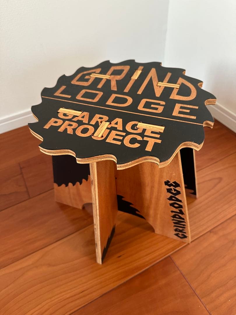 GRINDLODGE スツール