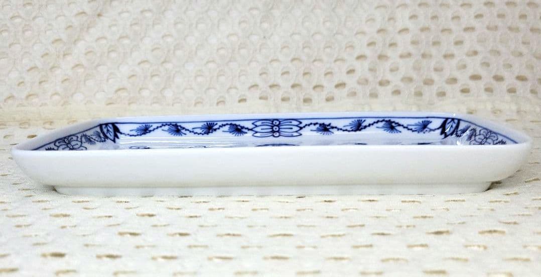 mY。マイセン　長角皿　２３センチ　×　１３センチ　１枚 　です。