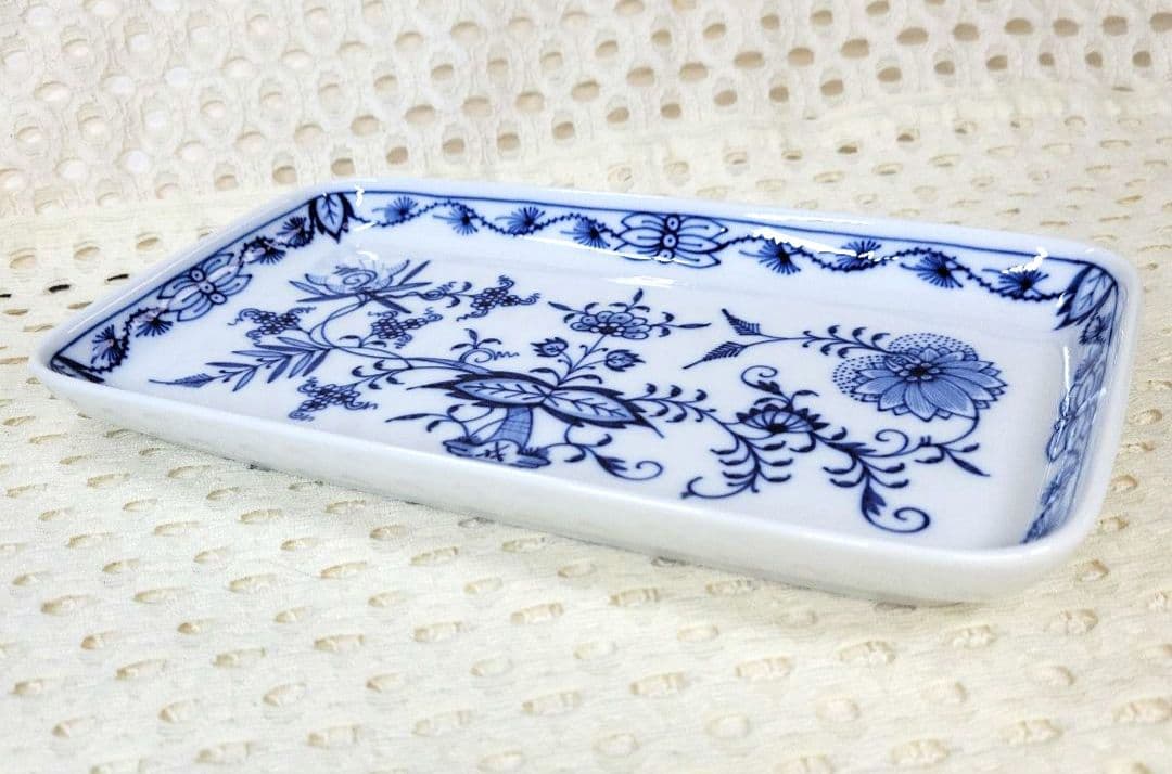 mY。マイセン　長角皿　２３センチ　×　１３センチ　１枚 　です。