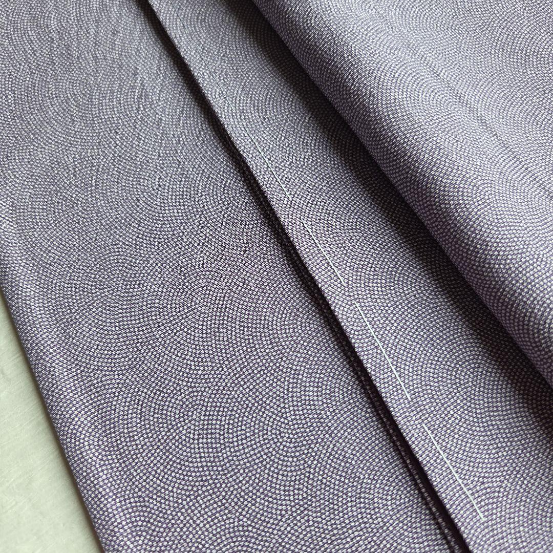 淡い灰青紫色　伊勢型両面染めの鮫小紋