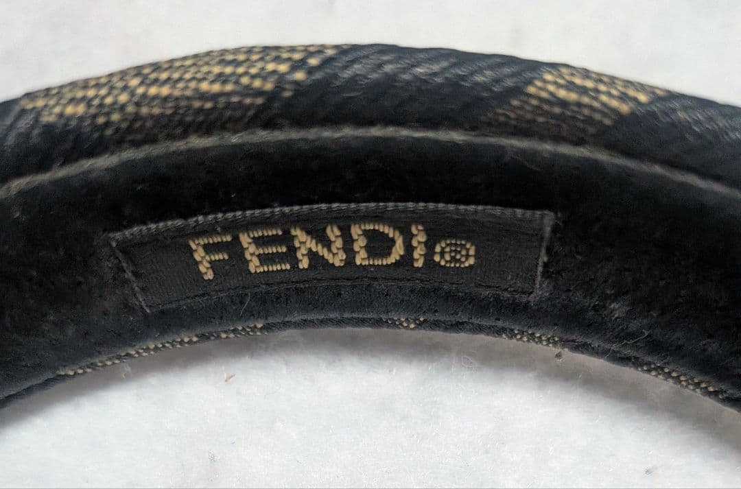 FENDI ズッカ ロゴ カチューシャ ヘアアクセサリー ブラウン