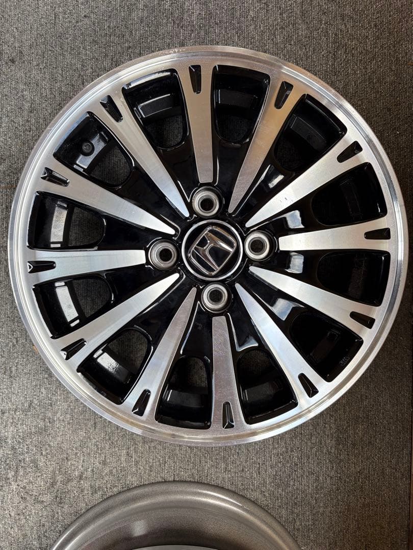 ホンダ　n-box 純正ホイール