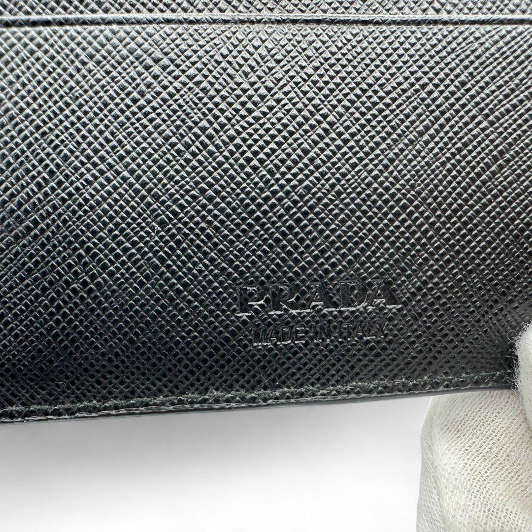 美品　プラダ　マネークリップ サフィアーノレザー 三つ折り カードケース