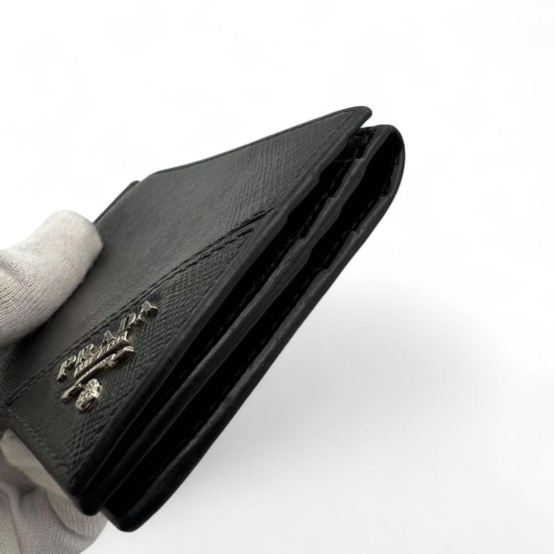 美品　プラダ　マネークリップ サフィアーノレザー 三つ折り カードケース