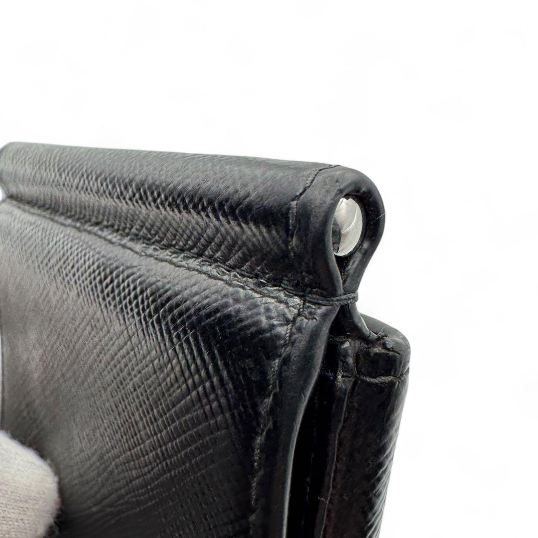 美品　プラダ　マネークリップ サフィアーノレザー 三つ折り カードケース