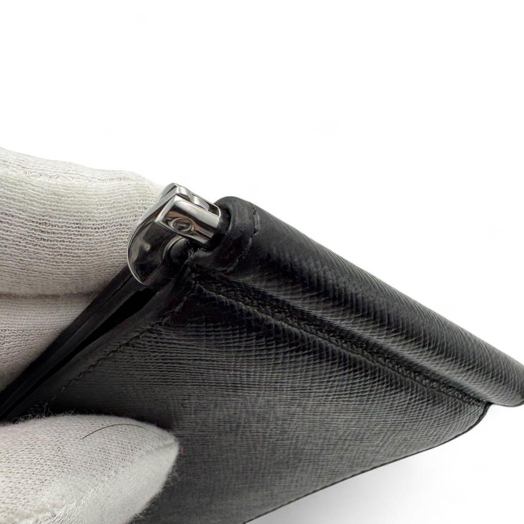 美品　プラダ　マネークリップ サフィアーノレザー 三つ折り カードケース