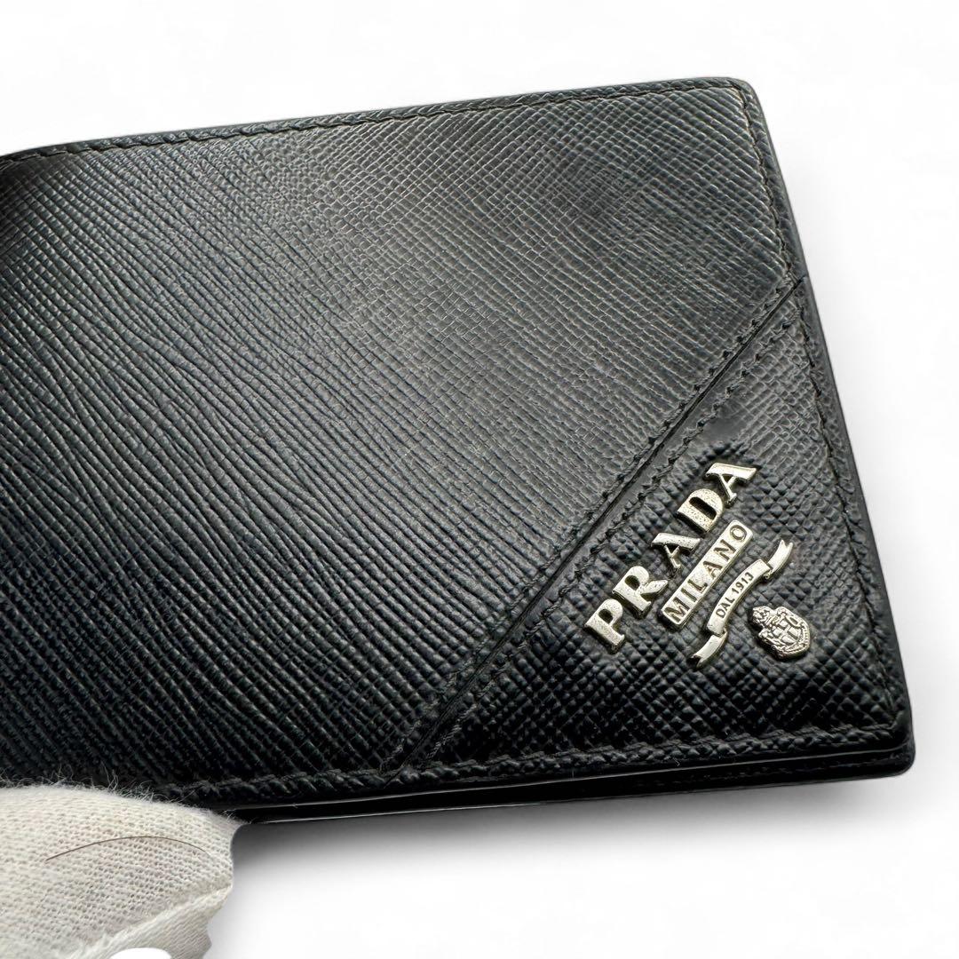 美品　プラダ　マネークリップ サフィアーノレザー 三つ折り カードケース