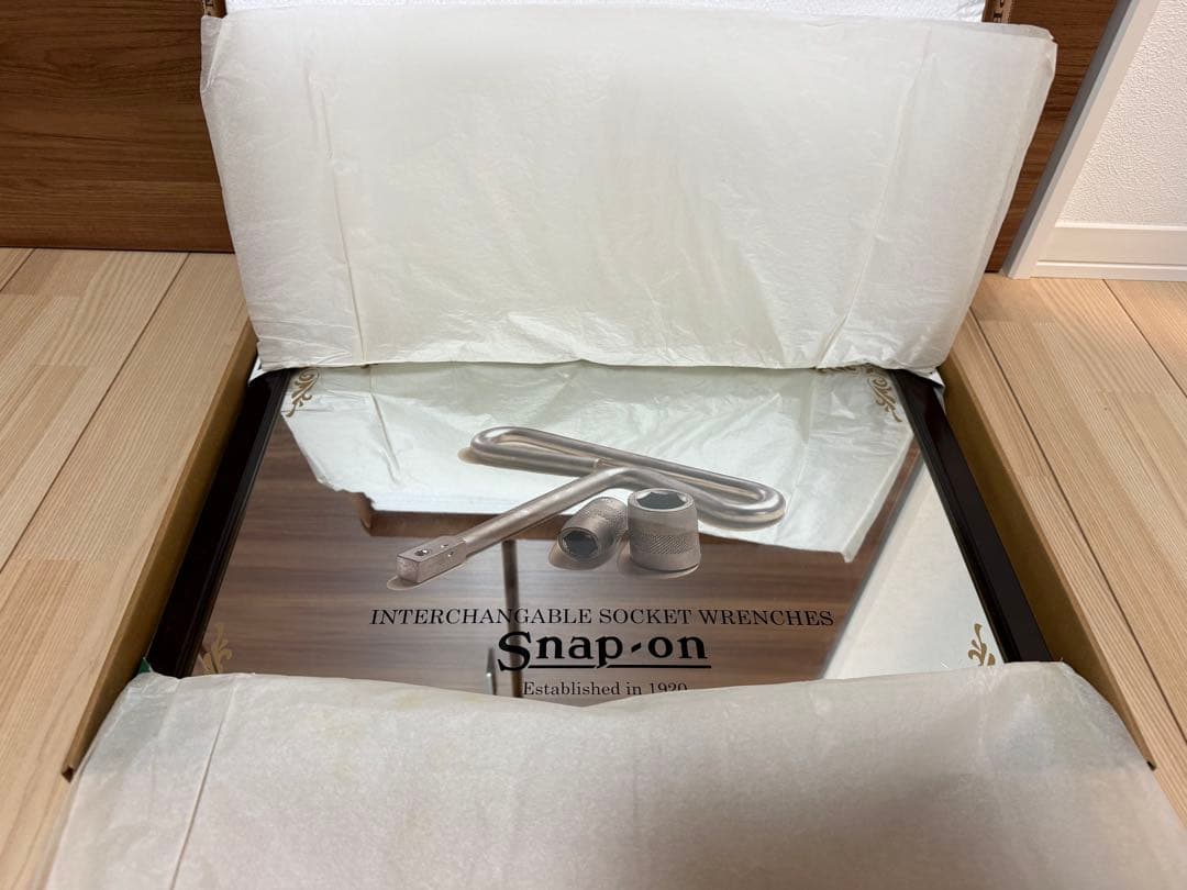 Snap-on 壁掛け鏡　ウォールミラー