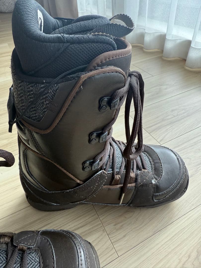 スノーボードブーツ DEELUXE independent