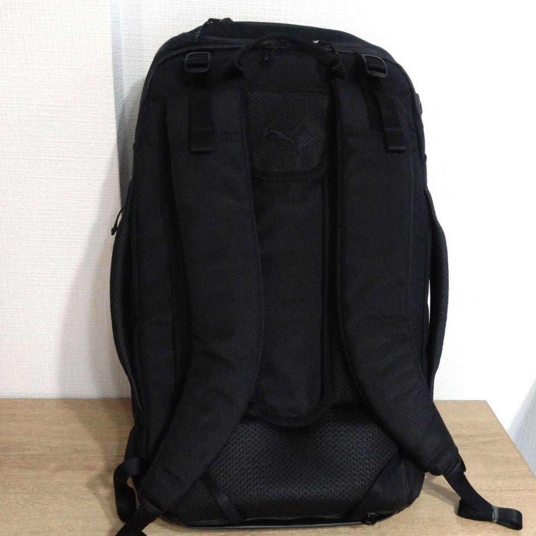 希少　Ferrari ✕プーマ　フェラーリ　バッグ　リュック　黒未使用に近い