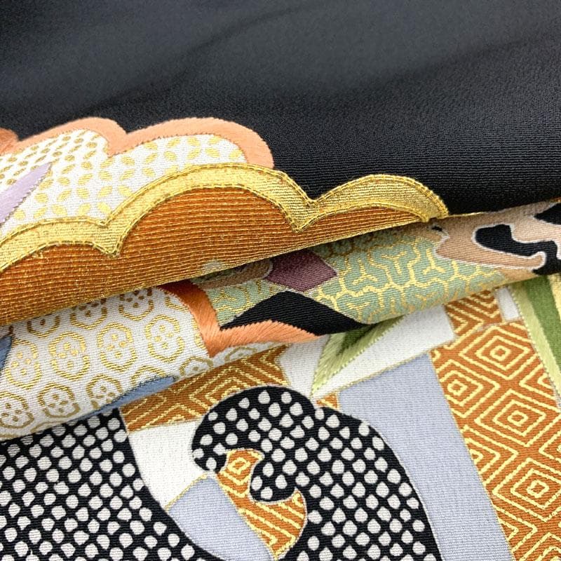 507mo33〇千總 百貨店取扱い 黒留袖 五つ紋 比翼付き 刺繍 金彩〇美品