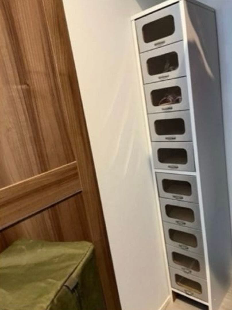 美品　縦型　靴収納棚　クリア窓付き 自家焙煎珈琲　有機栽培レモングラスティ等々付