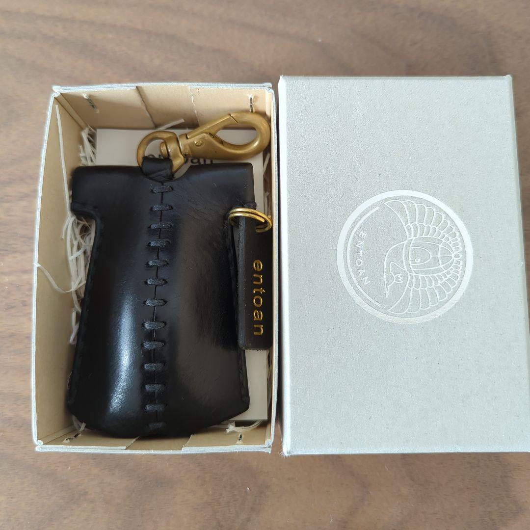 entoan　エントアン　おなかポッコリキーケース　ブラック（縫い糸もブラック）