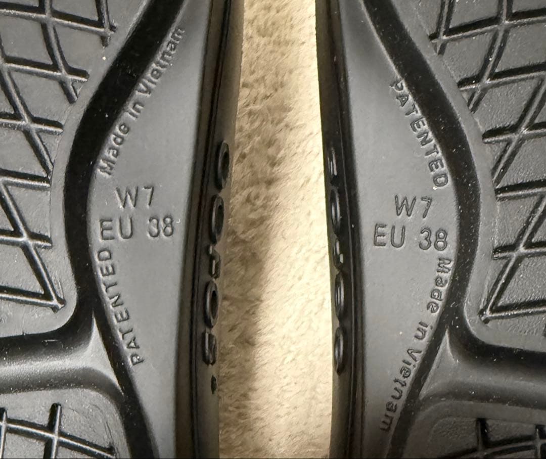 新品！ウーフォス ウーメガ ウーアー 24 黒