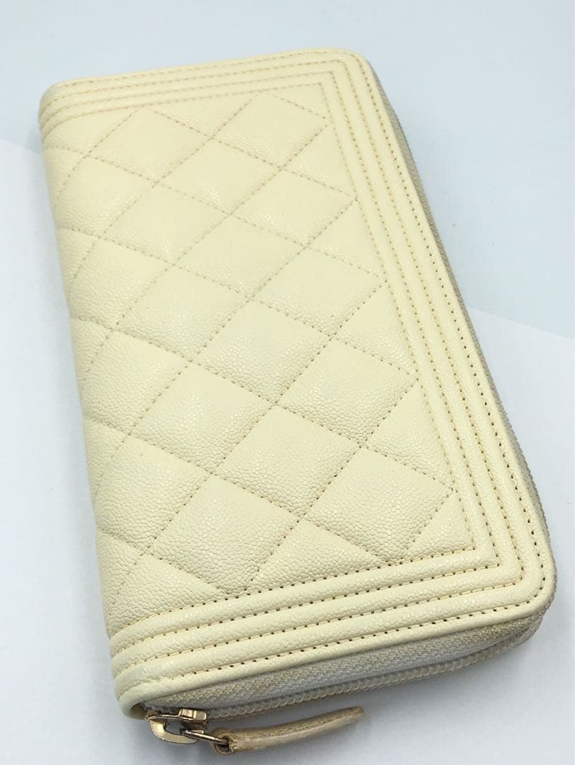 シャネル　CHANEL キャビアスキン　長財布
