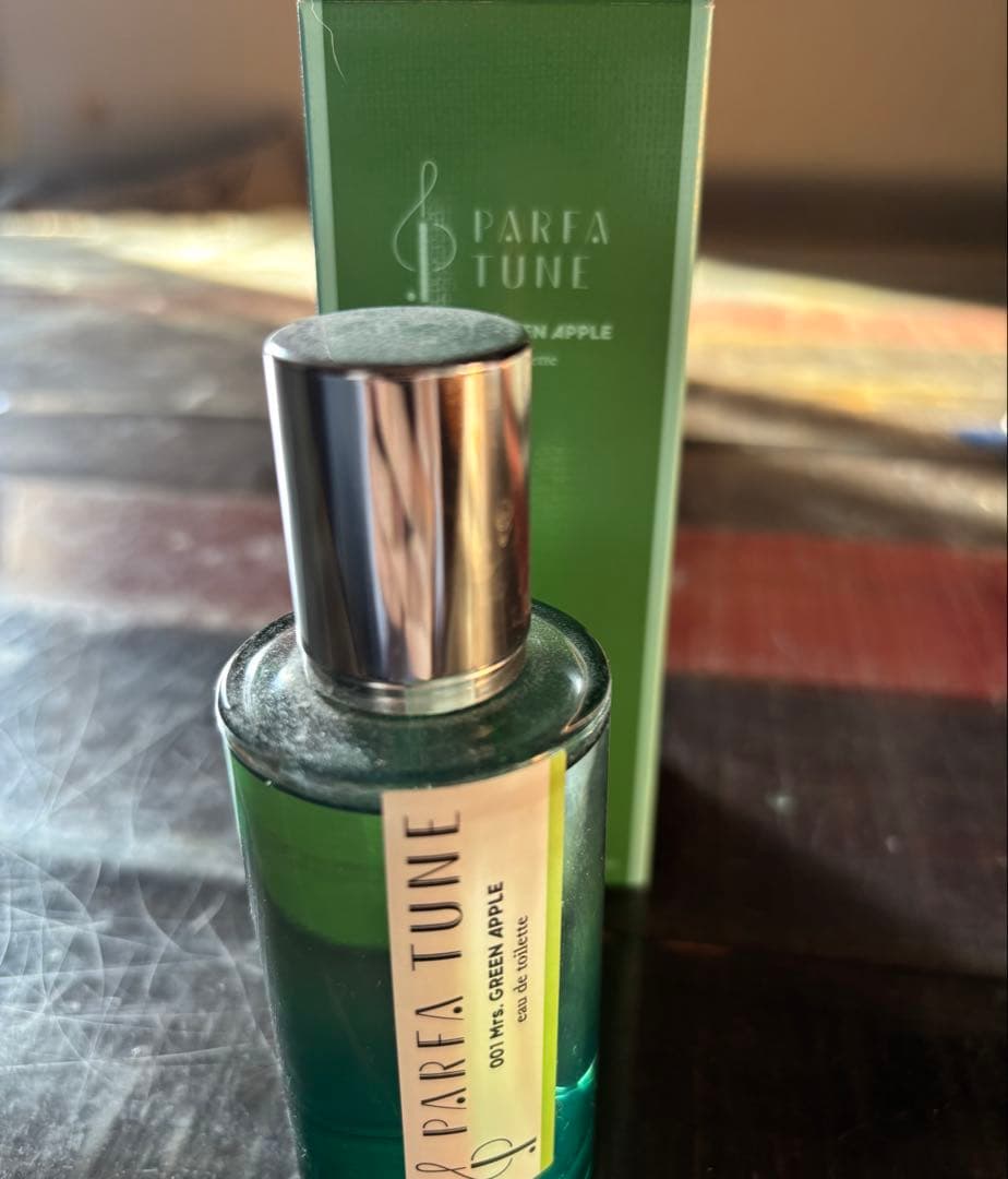 Mrs. GREEN APPLE 香水 パルファチューン 001