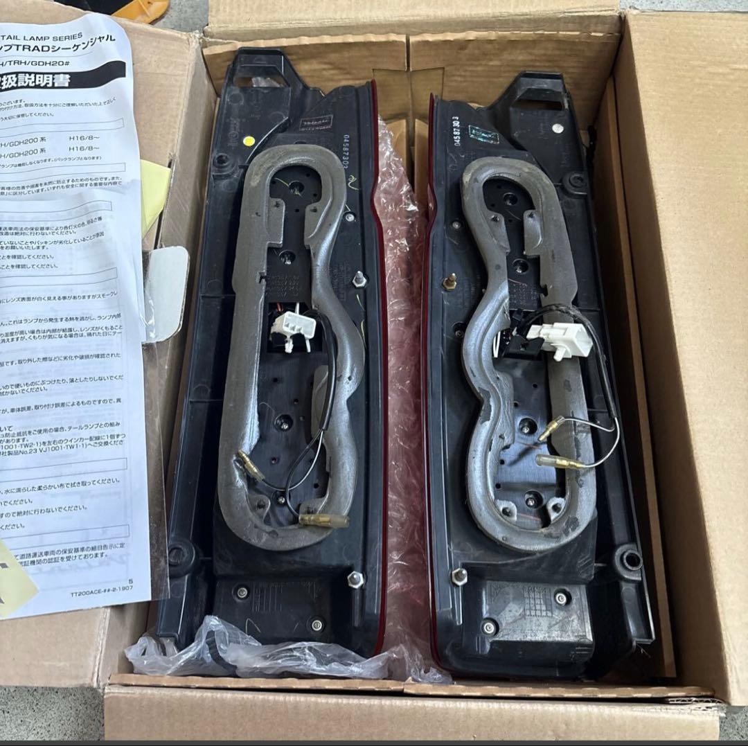 VALENTI ヴァレンティ　ハイエース　200系LED テールランプ レッド