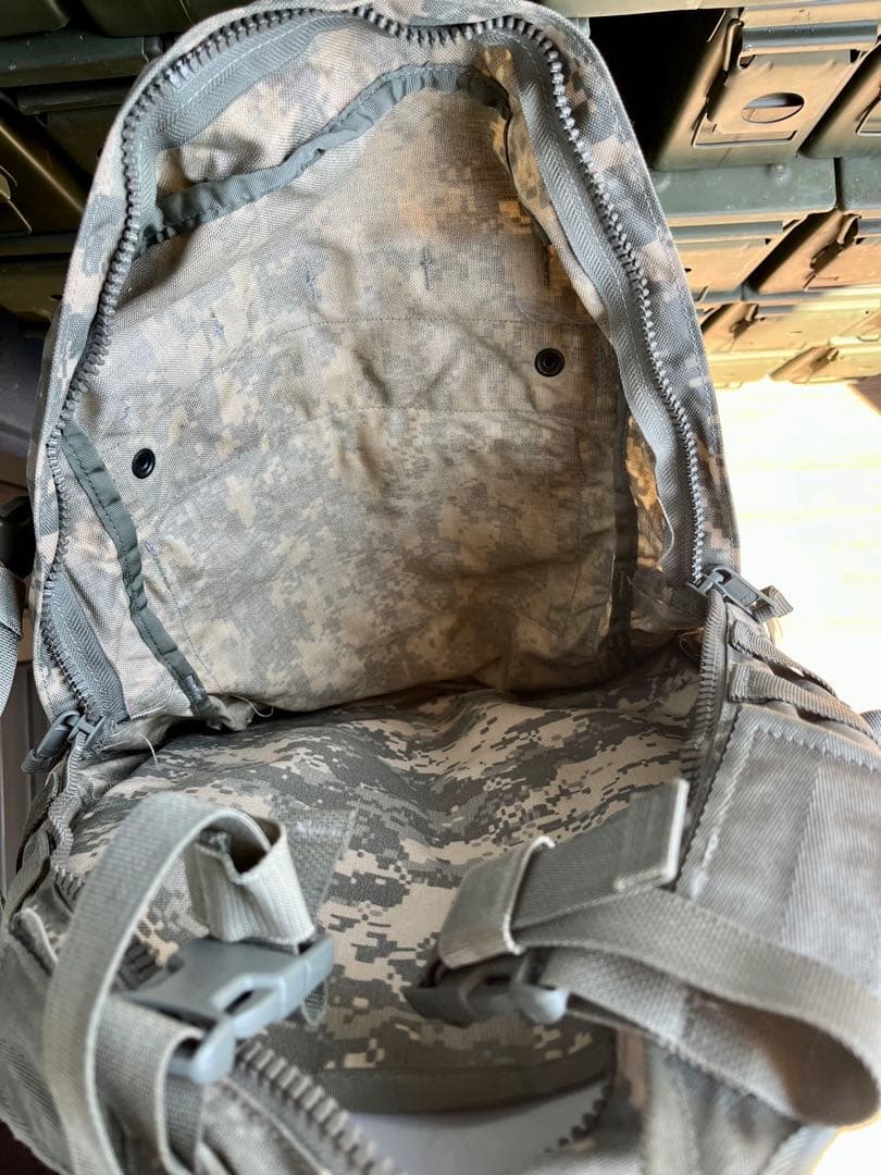 米軍放出品 未使用品 レア品MOLLE2アサルトパック リュック バックパック①