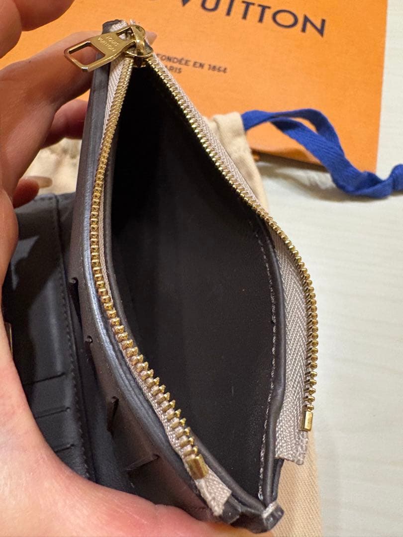 LOUIS VUITTON ベージュ三つ折り財布