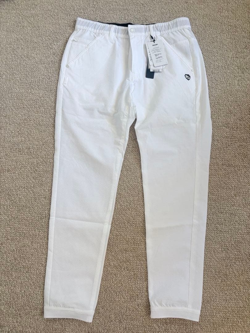 ホワイト ストレートカットパンツ　サイズ5