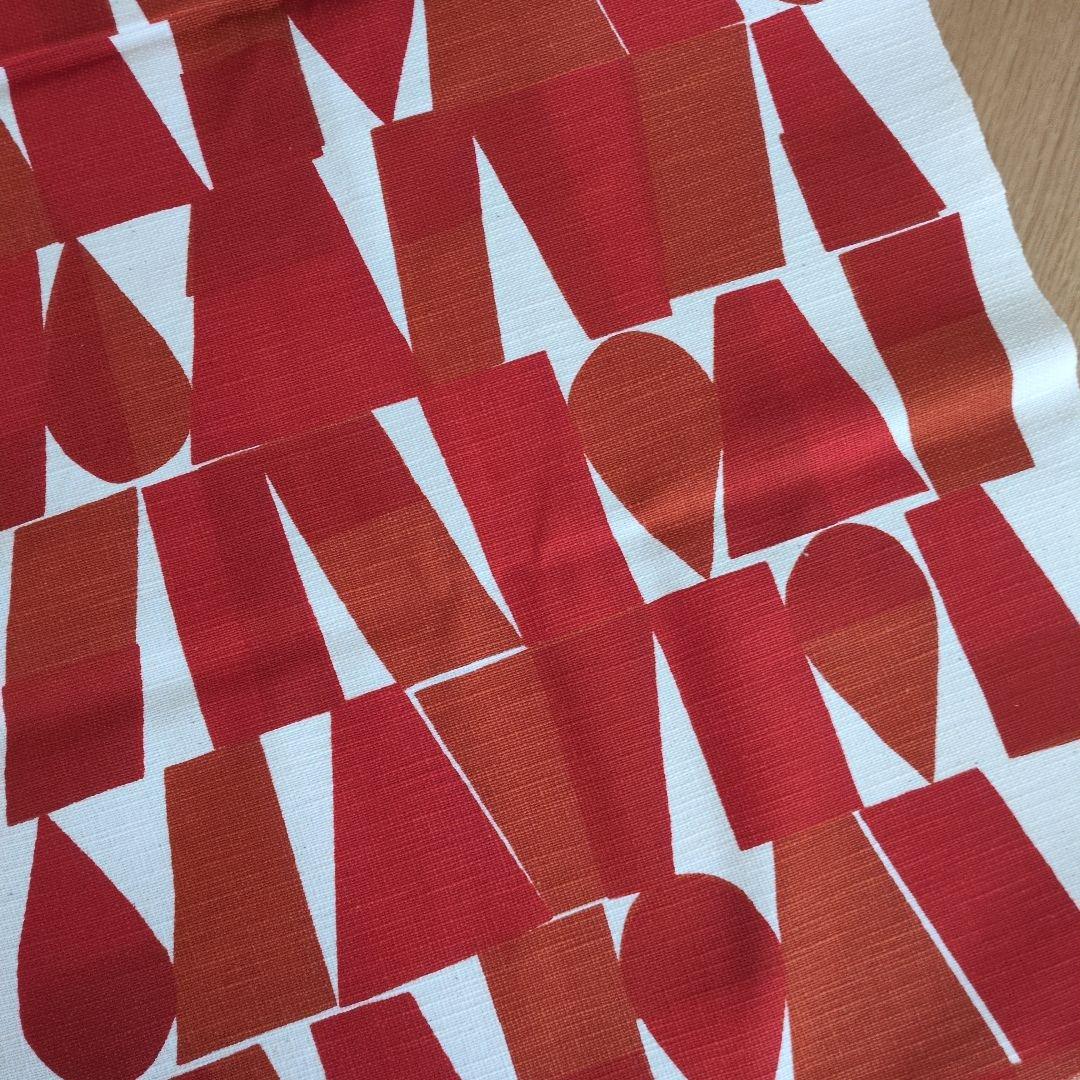 柚木沙弥郎 小巾布 「幾何文 赤」 シルクスクリーン（手捺染）タペストリー　民藝