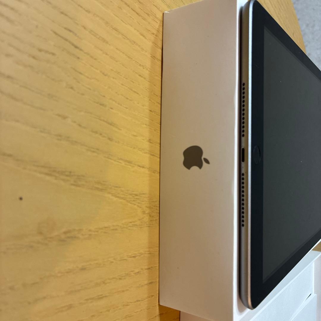 iPad第6世代　Wi-Fi 32GB