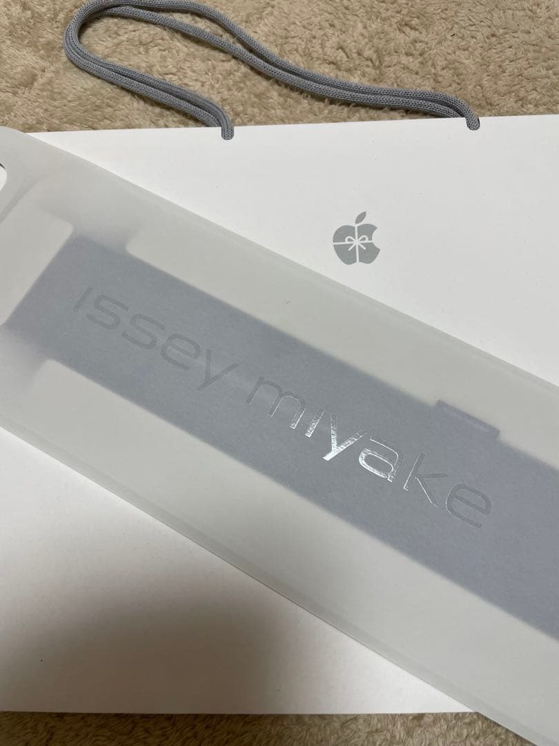 iPhone Pocket by ISSEY MIYAKE ショート サファイア