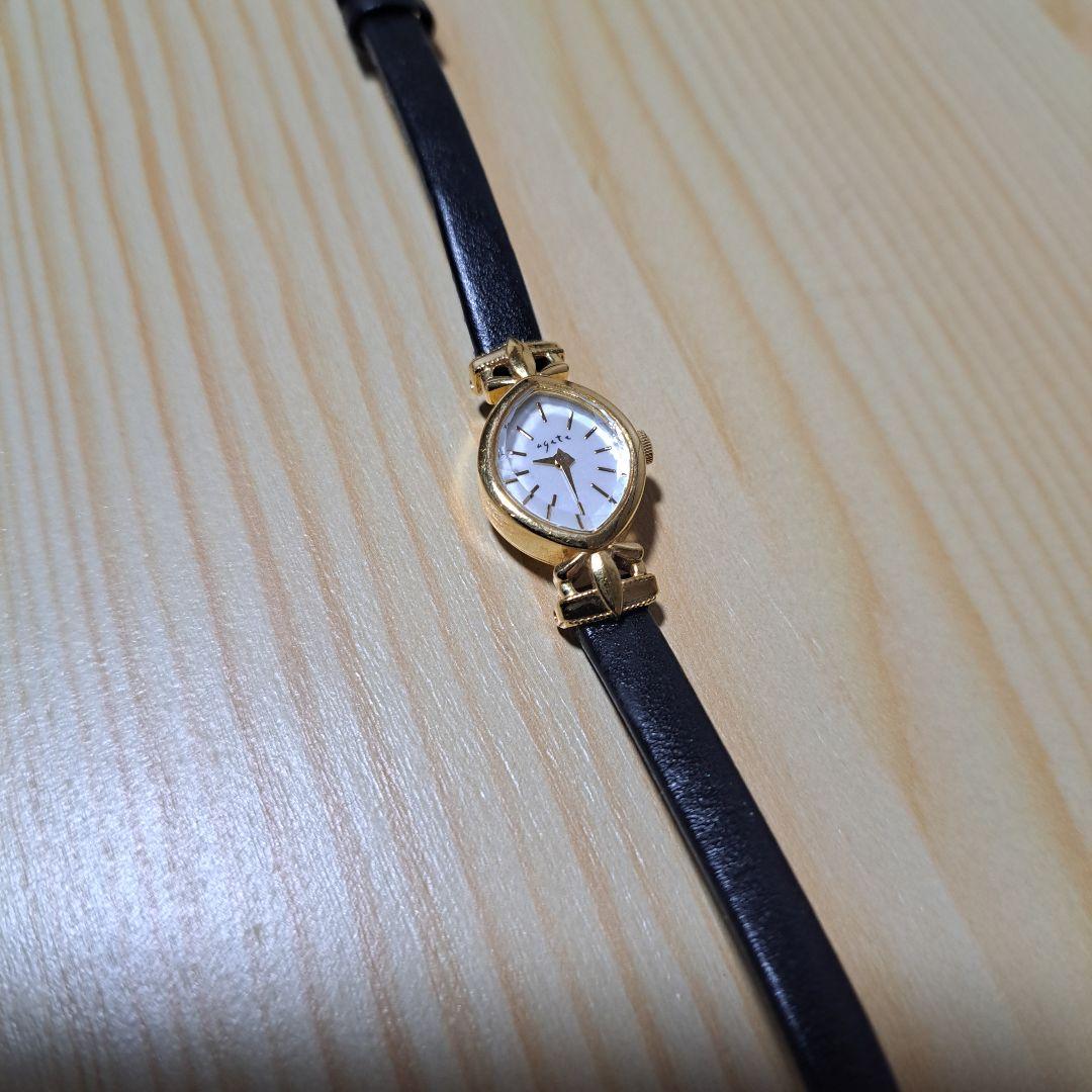 アガット　 オーバルフェイス　ジュエリーウォッチ レザーベルト 時計