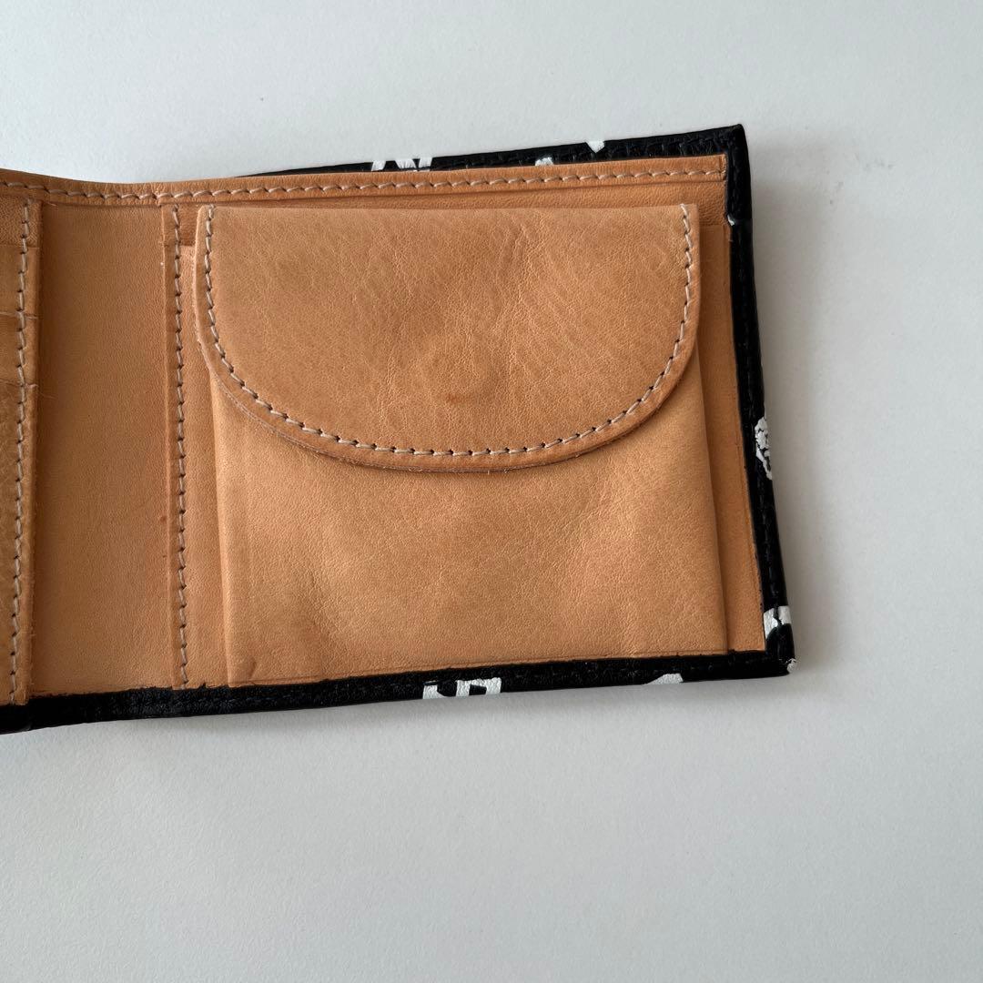 新品　イルビゾンテ　二つ折り財布　レザー　ブラックxホワイト　ロゴ　レザー　牛革