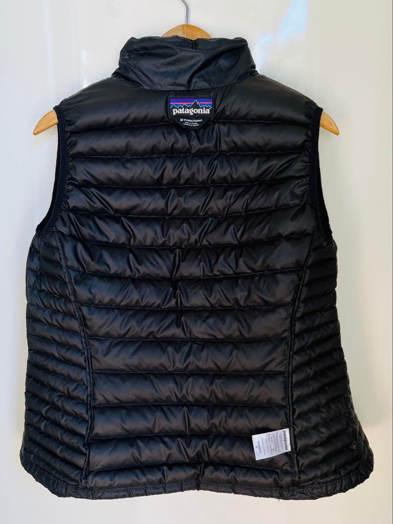 【美品】patagonia　パタゴニア　ダウンベスト　 レディースMサイズ　黒