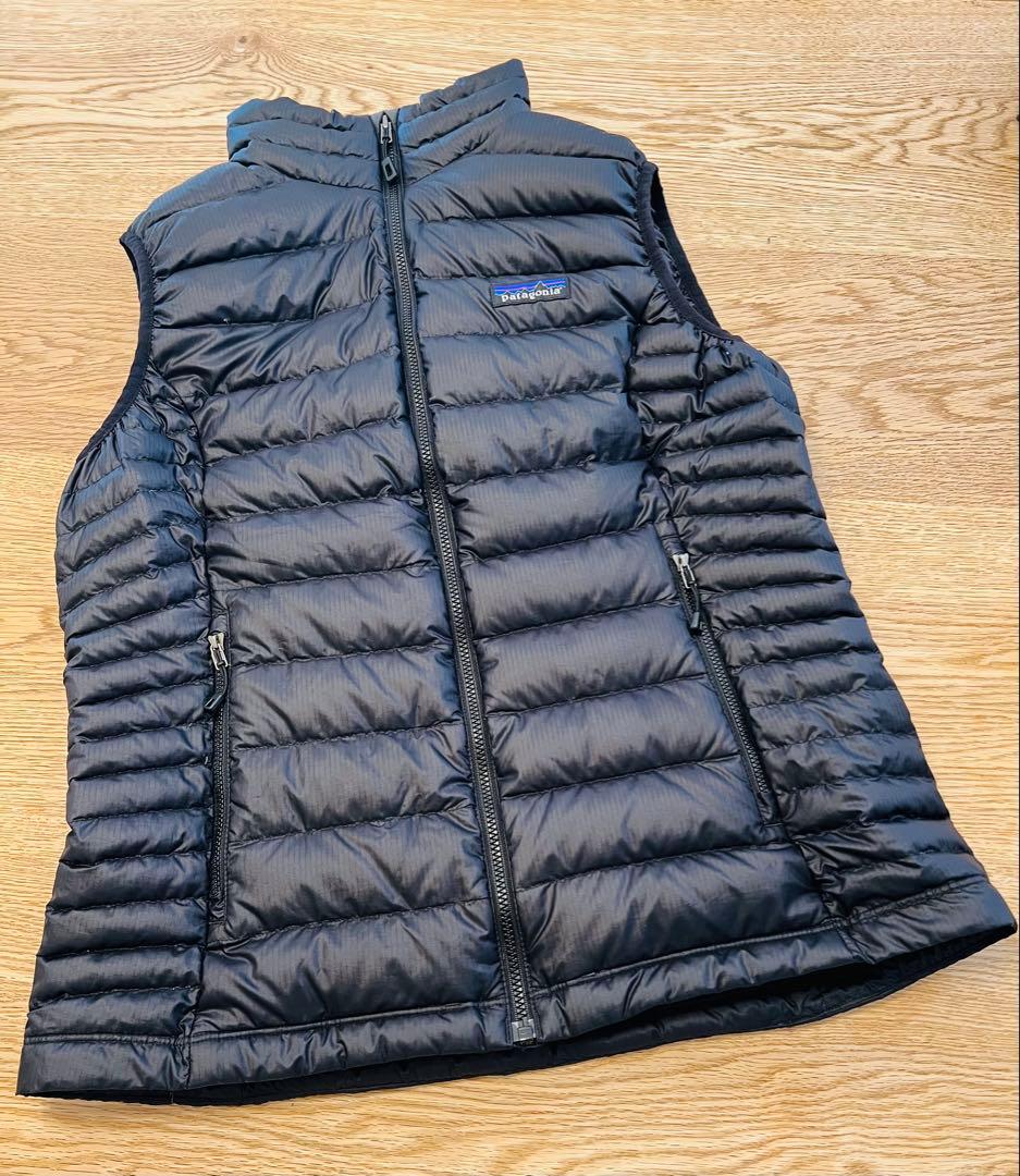 【美品】patagonia　パタゴニア　ダウンベスト　 レディースMサイズ　黒