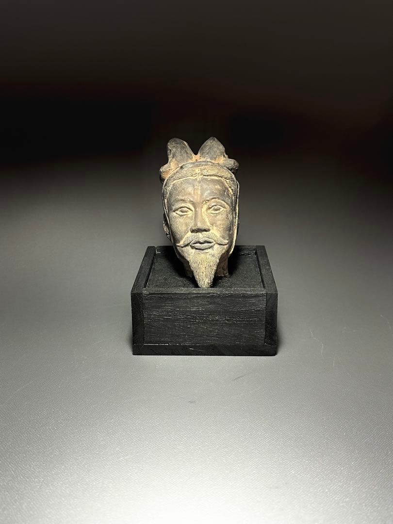中国　古代　美術品　武官文官　俑　発掘品　頭部