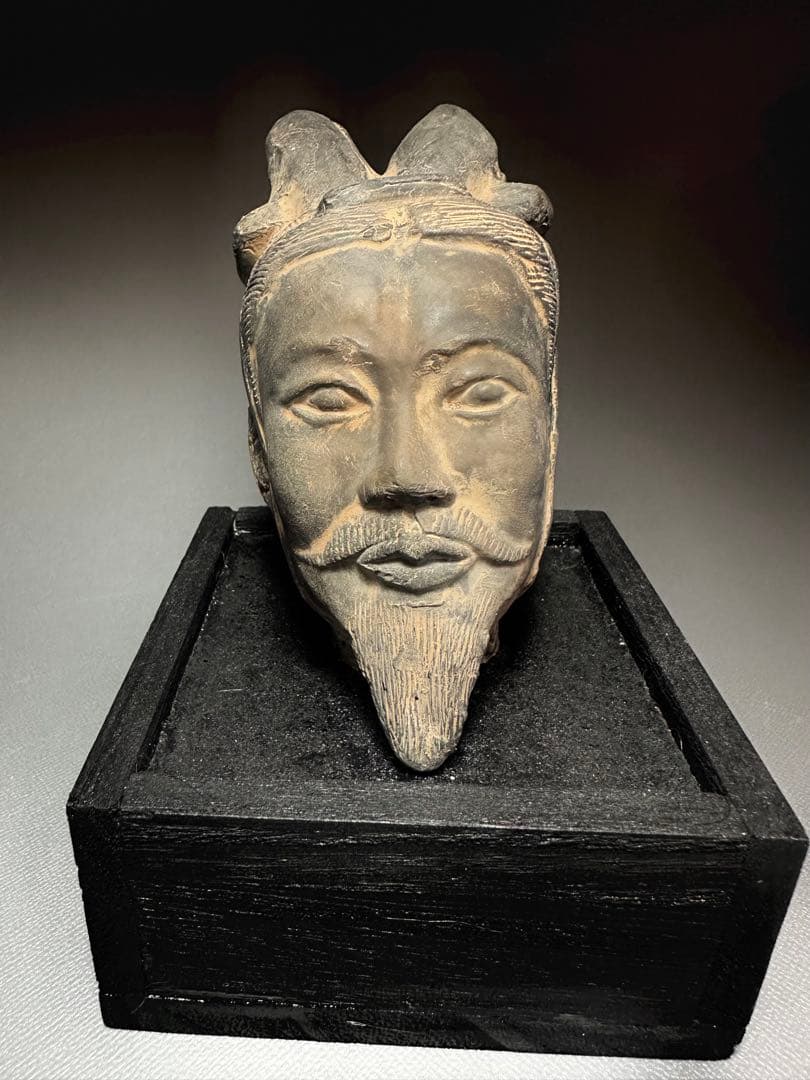 中国　古代　美術品　武官文官　俑　発掘品　頭部