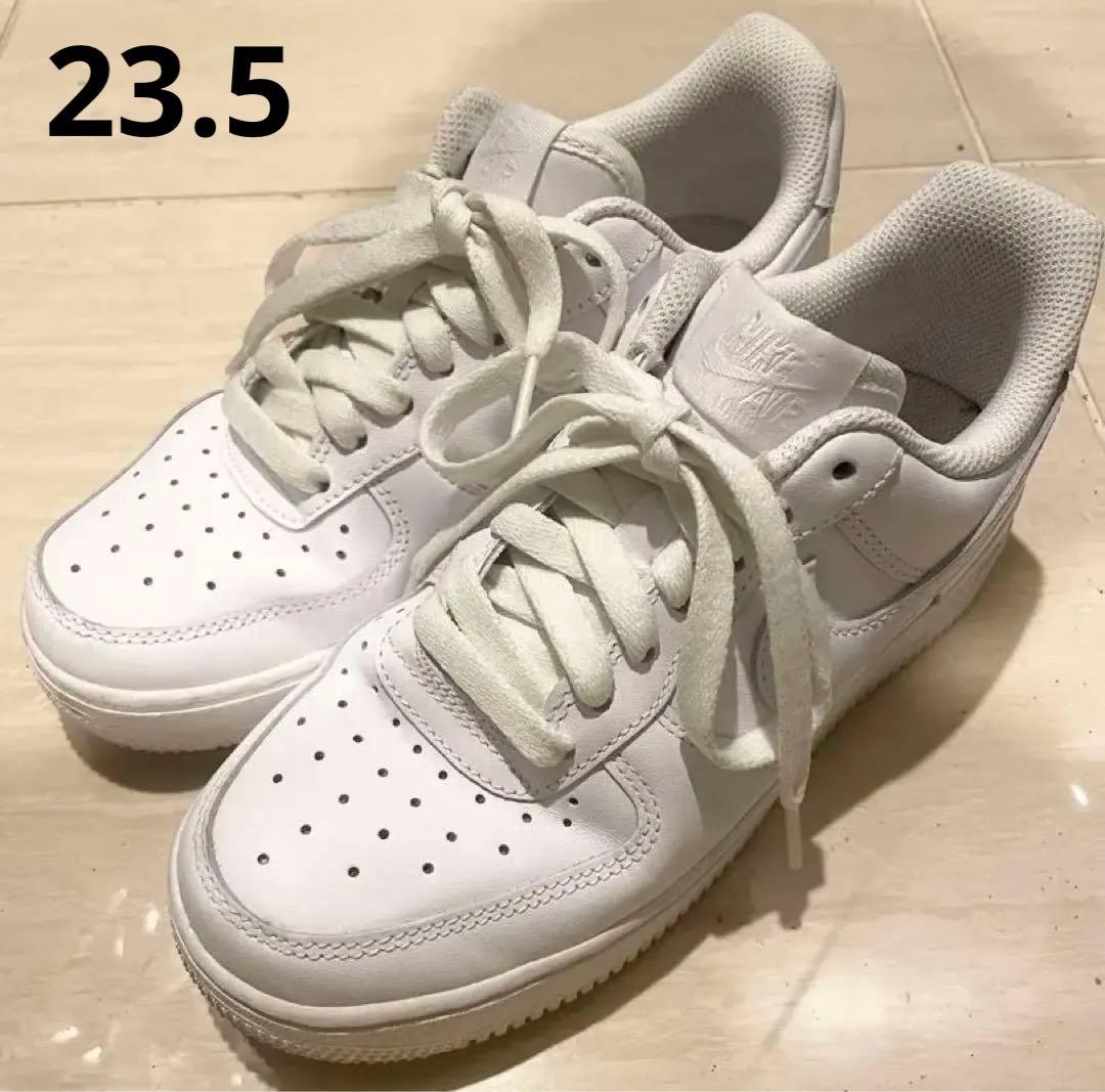 ナイキ　エアフォース1 現行品　23.5cm DD8959-100