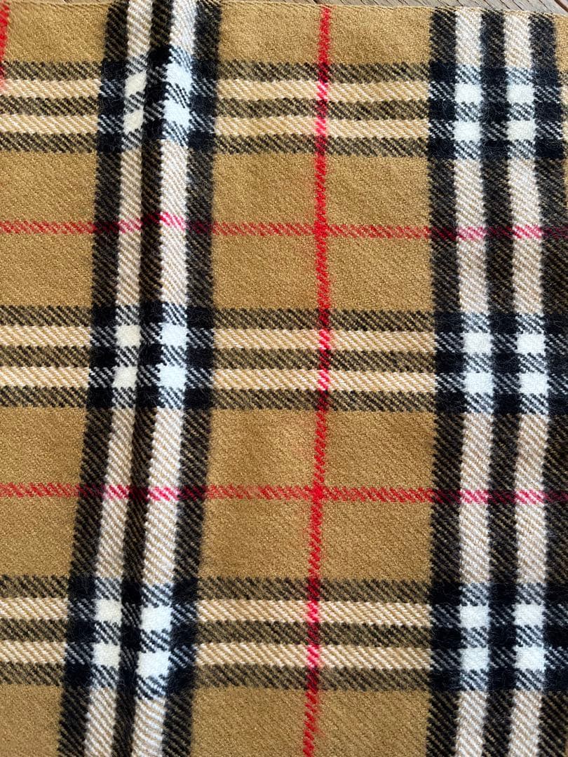 新品未使用タグ付き　Burberry チェック柄マフラー ベージュ