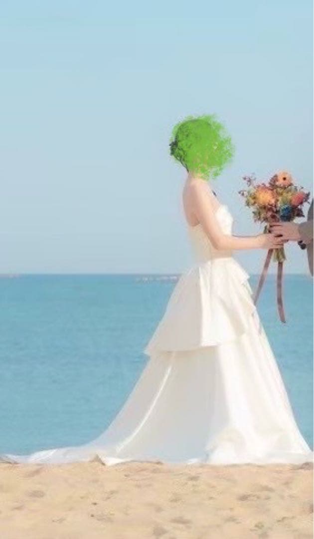 サテン調Aラインウェディングドレス