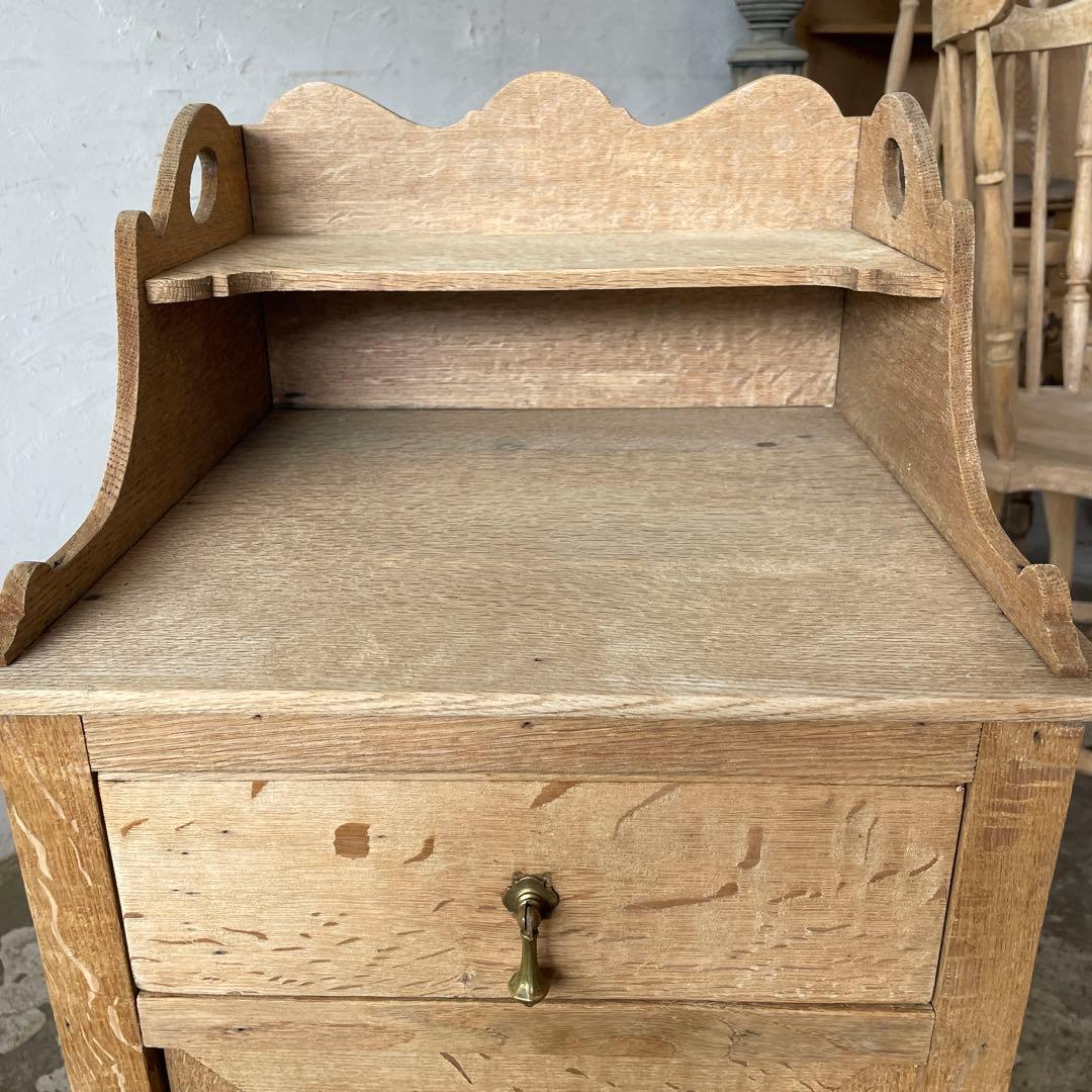 ビンテージ ドロワーサイドテーブル ドロワーベッドサイドテーブル　剥離