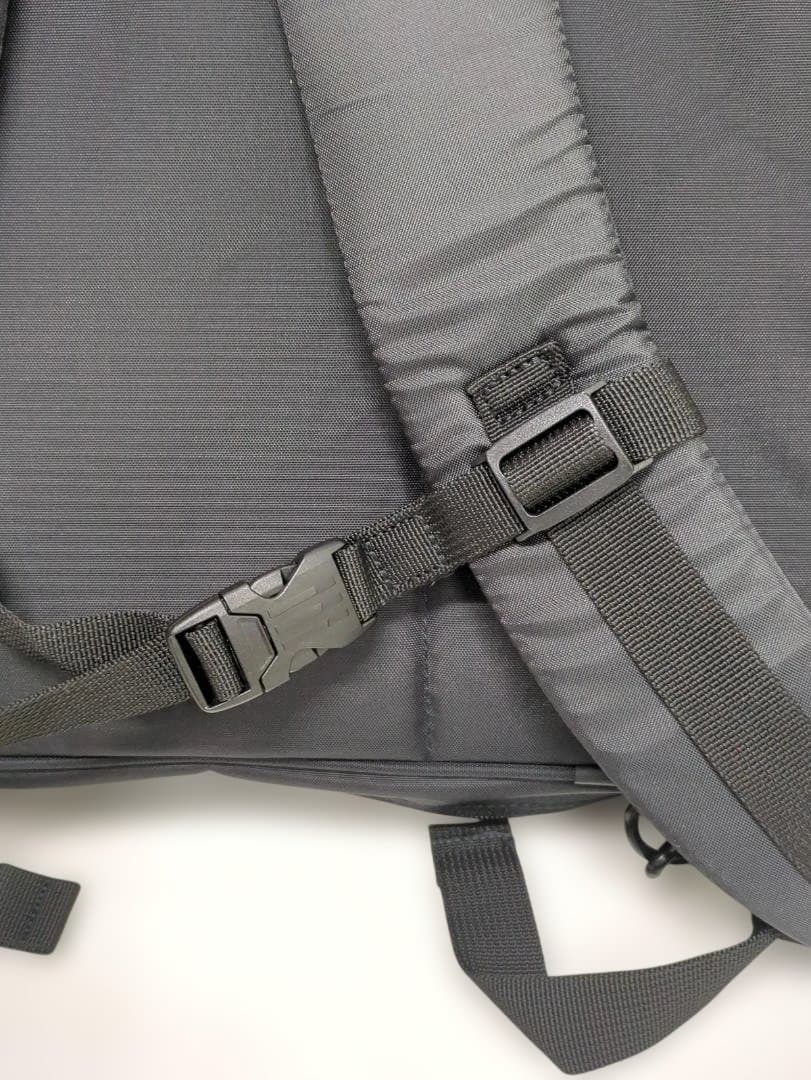 新品タグ付　adidas ブラック メッセンジャー ３ウェイバッグ　アディダス