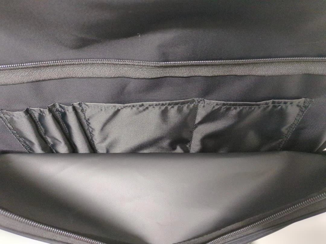 新品タグ付　adidas ブラック メッセンジャー ３ウェイバッグ　アディダス