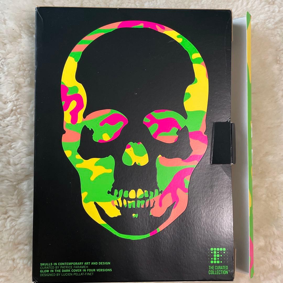 アート・デザイン・音楽 SKULLS IN CONTEMPORARY ART AND DESIGN