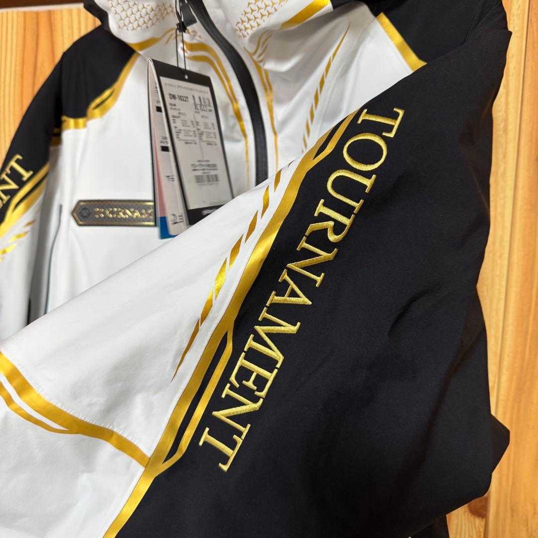 ダイワ　トーナメントゴアテックス　フィッシングスーツ　上下　DW-1022T 白