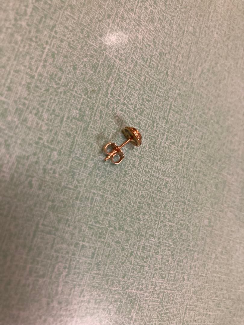 あるじゃん　祐天寺　ゴールドピアス　ジルコニア