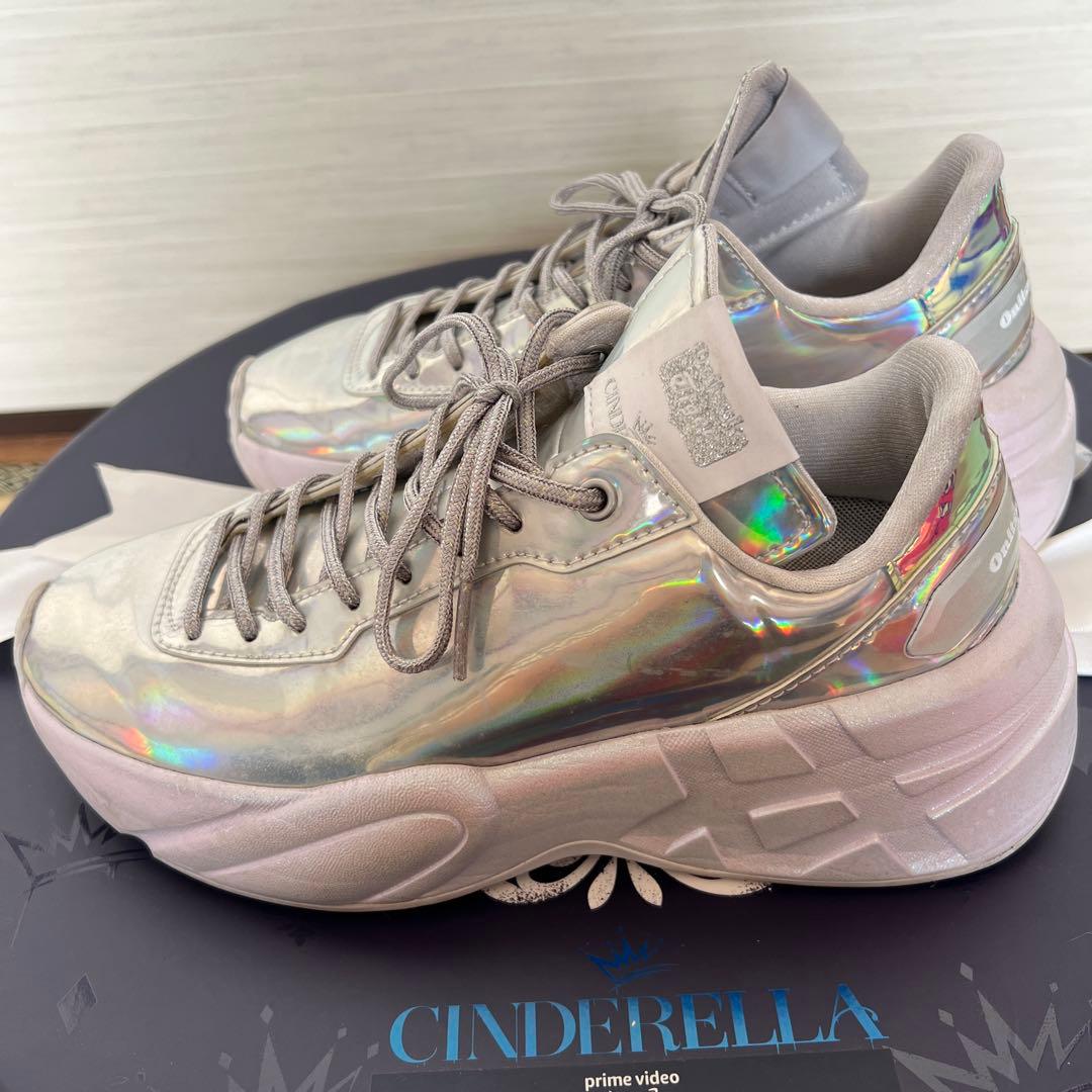 Onitsuka Tiger シンデレラ 限定版スニーカー シルバー