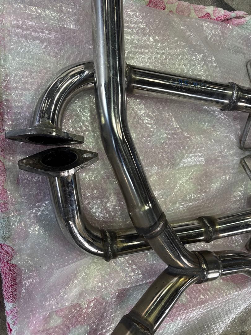 クラウンGRS182 の４本出しストレートマフラー