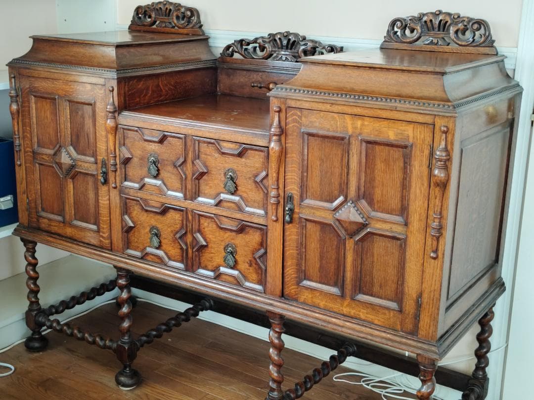 maruさま専用 英国アンティーク サイドボード オーク材の彫刻装飾付き家具