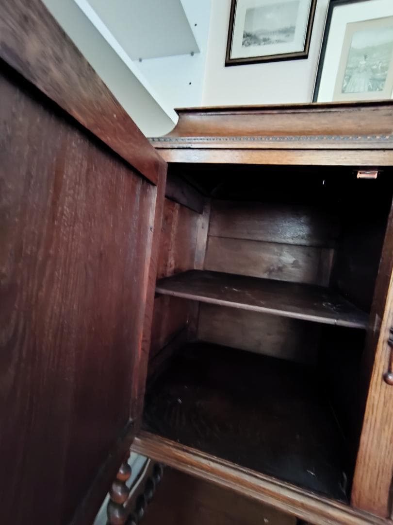 maruさま専用 英国アンティーク サイドボード オーク材の彫刻装飾付き家具