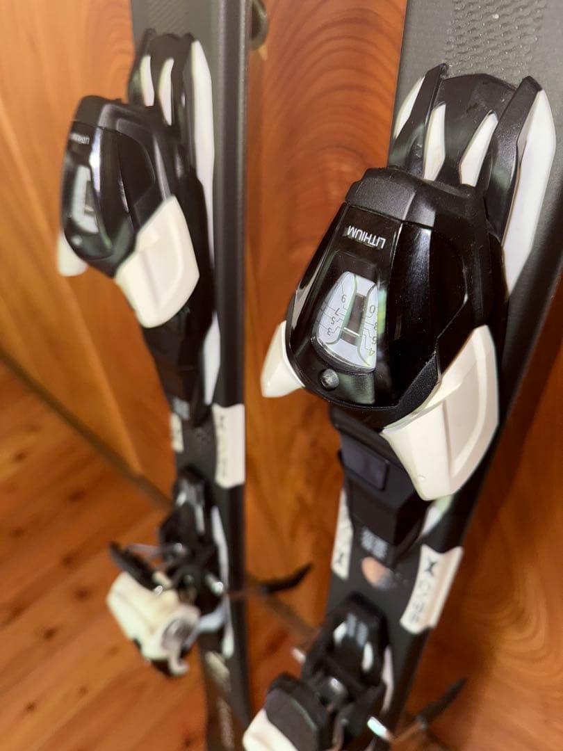 Atomic Black Heaven スキー 板ビンディング付き