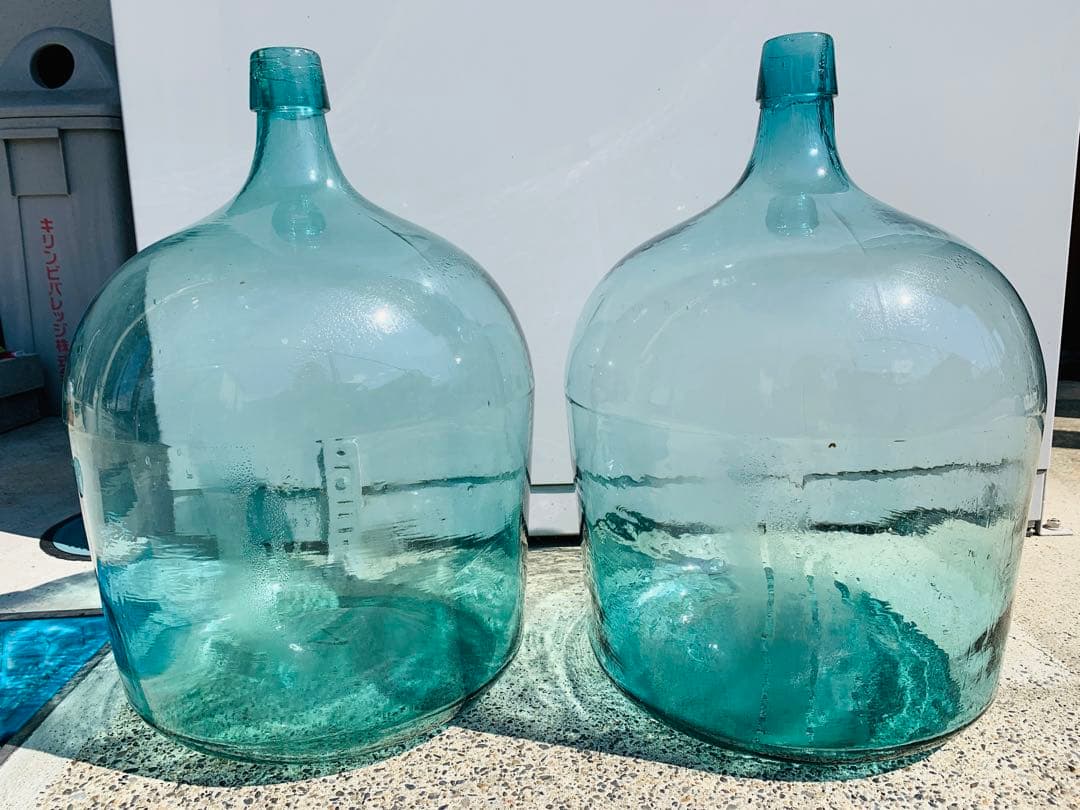 昭和レトロ　デミジョンボトル　ガラス瓶２点　アンティーク　古道具